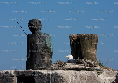 Gdynia, odsloniecie rzezby chlopczyka dyrygującego...