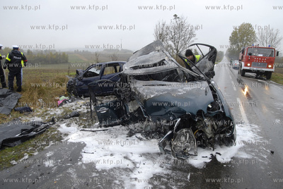 Borzytuchom pod Bytowem. W czolowym zderzeniu dwoch...