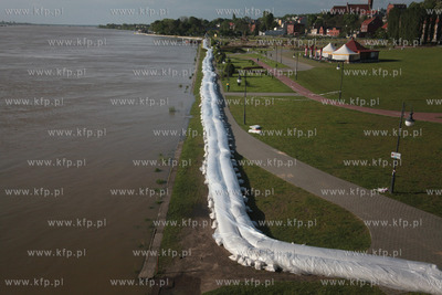 Do Tczewa zbliza sie fala kulminacyjna. Stan wody na...