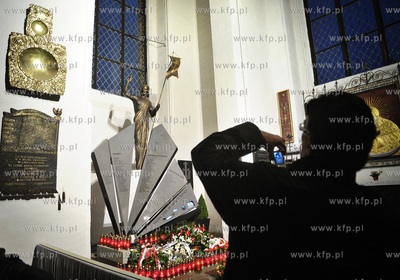 Pomnik ku czci pamieci ofiar katastrofy smolenskiej...