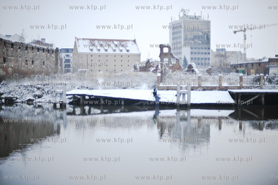 Pierwszy powazny snieg na ulicach Gdanska. Nz. Wyspa...