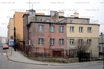 Gdynia. U zbiegu ulic Gornej i Ujejskiego w Gdyni stoi...