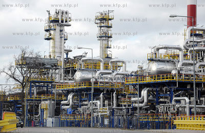 Gdansk. Elementy instalacji rafinerii Grupy Lotos S.A.
29.03.2011
fot....
