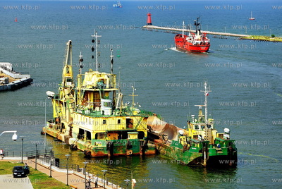 Gdansk, Port Gdanski. Widok na wyjscie z Portu Gdanskiego...