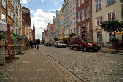 Gdansk. Wl Piwna, w glebi kosciol Najswietszej Marii...