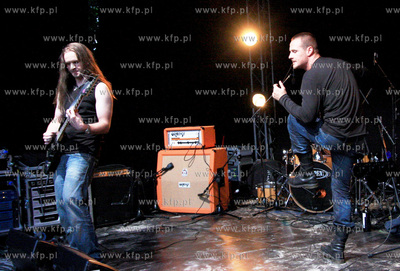 Koncert zespolu Cochise na terenie ogrodu kawiarni...