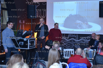 Kazdy kto mial kamere video - w tablecie, telefonie,...