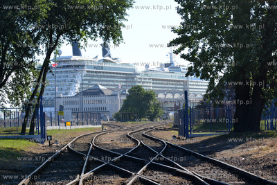 Wycieczkowiec Celebrity Eclipse w Gdyni. 18.06.2014...