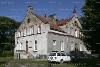 Dwór w Olszynce ( niem. Waldriede ), wsi położonej...