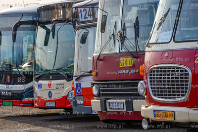 Zajezdnia autobusowa Hallera. Współczesna i zapytkowa...