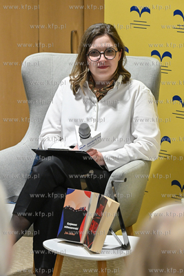 Miejska Biblioteka Publiczna - Sopoteka. Cykl Czytaj...