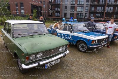 Wakacyjny zlot motoryzacyjny samochodów polskiej produkcji...