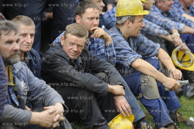 Protest stoczniowcow ze Stoczni Gdynia w związku z...