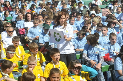 W Gdansku na Targu Weglowym ponad 400 dzieci z wzielo...