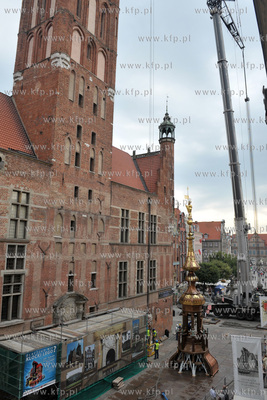 Gwaltowana burza, ktora przeszla nad Gdanskiem uniemozliwila...