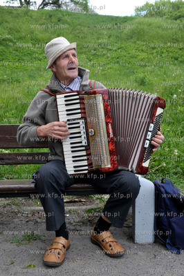 Gdanskie Dni Sasiadow.Wyprzedaz sasiedzka w Parku Bema...