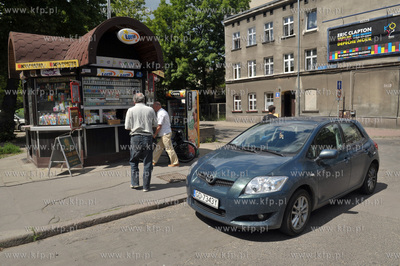 Gdansk Dolne Miasto. ul. Lakowa. Kiosk na rogu ul....