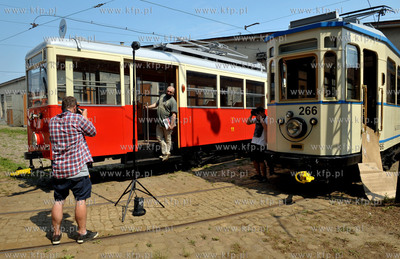 Sesja zdjeciowa w zajezdni Wrzeszcz zwiazana z ukazaniem...