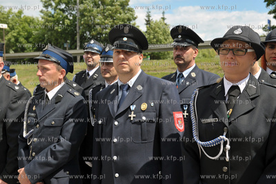 Otwarcie nowej remizy, strażnicy Ochotniczej Straży...