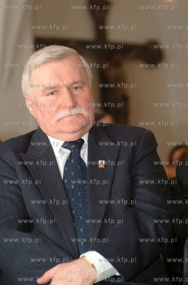 Lech Walesa w Muzeum Narodowym podczas rozdania nagrod...