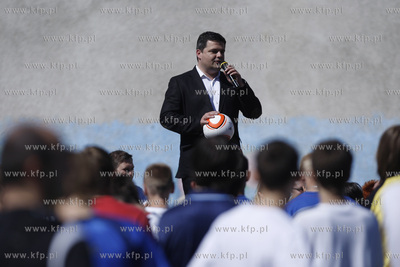 Boisko Zespolu Szkol Ogolnoksztalcacych nr 8 przy ul....