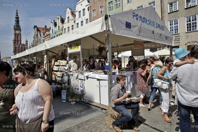 Gdansk, Dlugi Targ. Pomorskie smaki to pokazy przyrzadania...