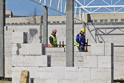 Budowa Centrum Handlowego Gildia II w bezposrednim...