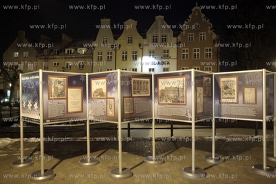 Swieto Gdanskiej Nauki. Nz. plenerowa prezentacja przygotowana...