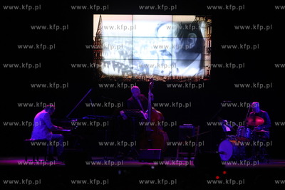 Gdańsk. Gdańskie pożegnanie G ntera Grassa.
05.05.2015
fot....