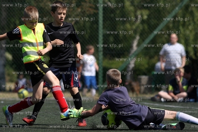 Gdansk Zaspa. Pilkarski turniej dzikich druzyn Do przerwy...