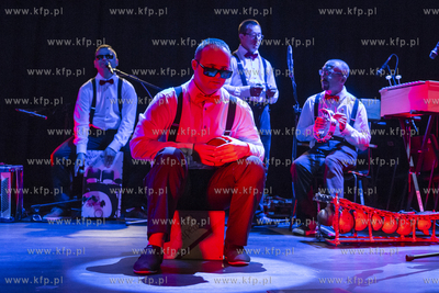 Festiwal Świat Mało Znany. Koncert zespołu Caritas...