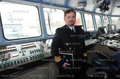 Polska Marynarka Wojenna przejmuje dowodzenie Stalego...