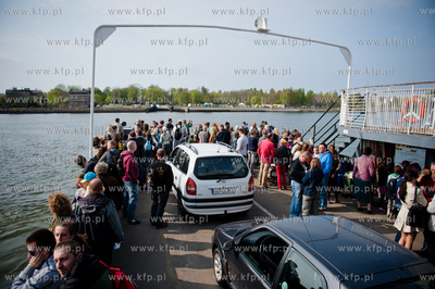 Gdansk. Przeprawa promowa laczaca Nowy Port i Wisloujscie.
05.05.2012
fot....
