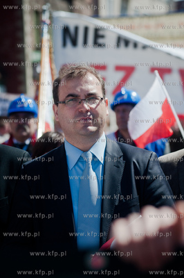 Gdansk. Manifestacja sympatykow Prawa i Sprawiedliwosci...