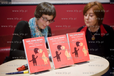 Gdansk. Biblioteka Manhattan w CH Manhattan. Spotkanie...