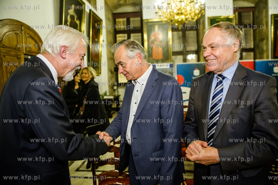 Gdansk. Ratusz Glownomiejski. Uroczystosc wreczenia...