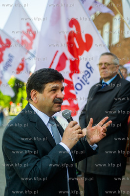 Gdansk. Urzad Marszalkowski. Pikieta przeciwko prywatyzacji...