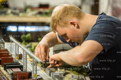 Montaż dioramy w historycznej Sali BHP Stoczni Gdańskiej,...