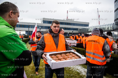 Gdańsk. Protest pracowników Spółki Lotos Kolej,...
