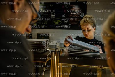 Gdańsk. Urząd Miasta. Otwarcie Baru Centrala, prowadzonego...