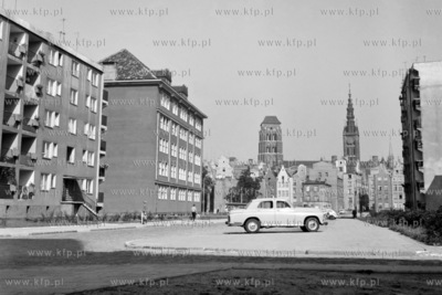 Samochód warszawa zaparkowany na ulicy Żabi Kruk...