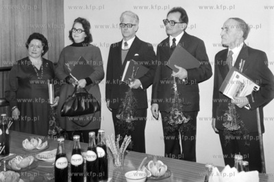 Wreczanie w Urzędzie Miasta w Gdyni nagród prezydenta...