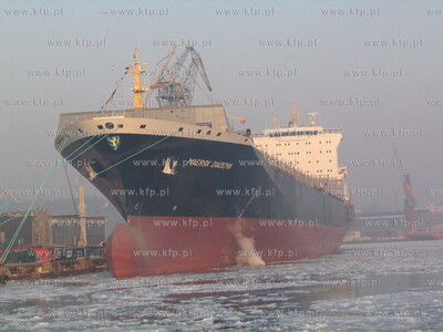 Chrzest statku w Stoczni Gdynia SA. Kontenerowiec Charlotte...