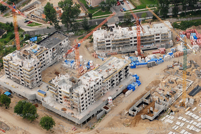 Gdynia z lotu ptaka. Nz. Budowa nowego osiedla w dzielnicy...