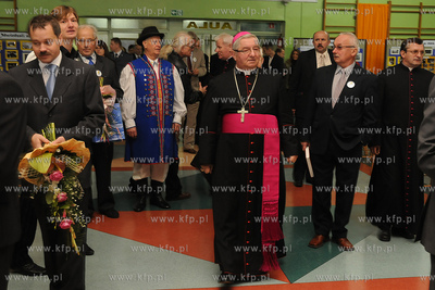 Nadanie imienia Lecha Walesy Gimnazjum nr 1 dzia3ajacym...