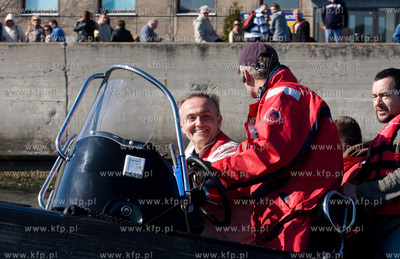 Gdynia, odsloniecie rzezby chlopczyka dyrygującego...