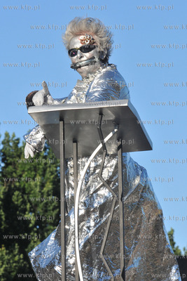 CudaWianki czyli Lato zaczyna sie w Gdyni. Parada "Technokracja"...