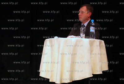 Teatr Atelier w Sopocie. Debata kandydatow na urzad...