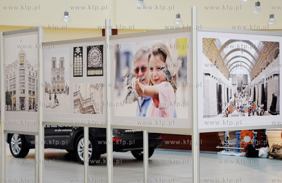 Port Rumia. Wystawa Paryz w fotografii Andrzeja J....