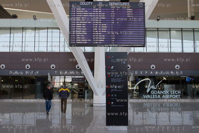 Lotnisko im Lech Walesy w Gdansku - Rebiechowie. Nowo...